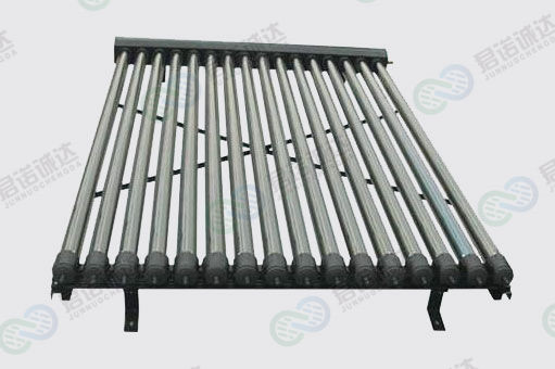 U型管型竖插式集热器